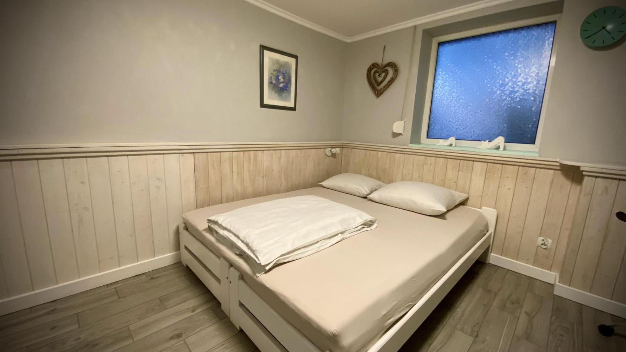 Villa Pod Orzechem W Zaniemyslu Экстерьер фото