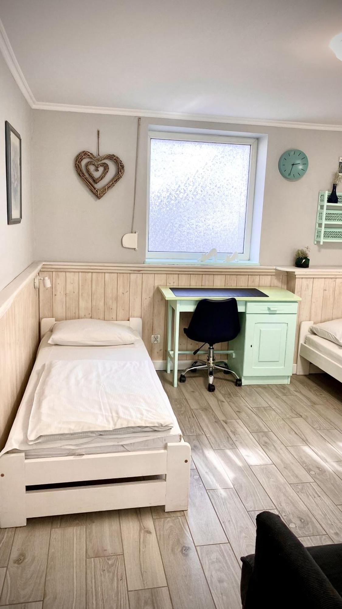 Villa Pod Orzechem W Zaniemyslu Экстерьер фото